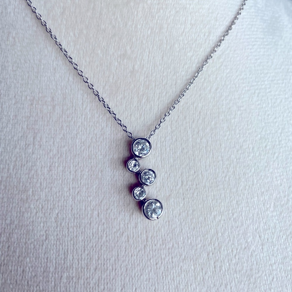 Elegant Silver Pendant Necklace